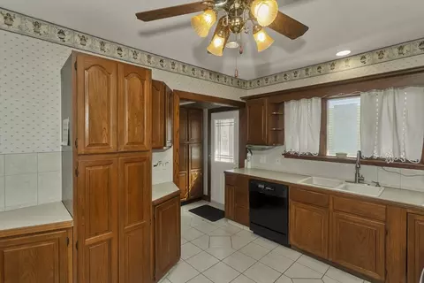 57 Lyndale St, Springfield, MA 01108 photo 15