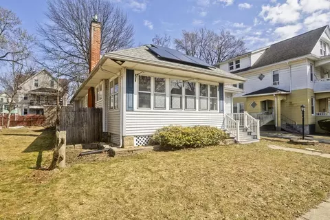 57 Lyndale St, Springfield, MA 01108 photo 3