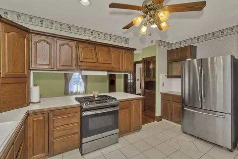 57 Lyndale St, Springfield, MA 01108 photo 17