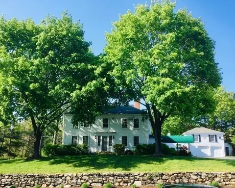 Exterior - 15 Davis Rd #B11, Acton, MA 01720 photo 2 of 6