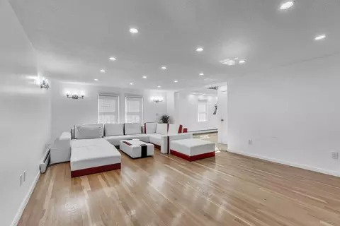 750 Wilbraham Rd, Springfield, MA 01109 photo 10