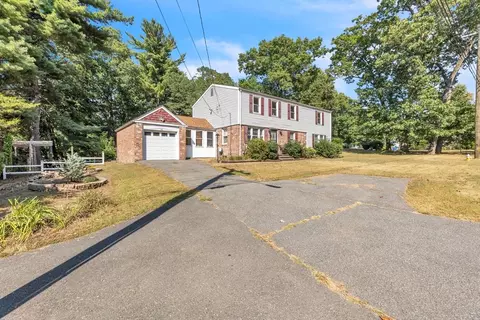 750 Wilbraham Rd, Springfield, MA 01109 photo 4