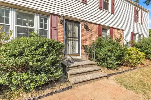 750 Wilbraham Rd, Springfield, MA 01109 photo 2