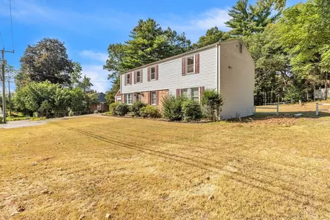 750 Wilbraham Rd, Springfield, MA 01109 photo 3