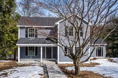 35 Homestead Rd, Lynnfield, MA 01940