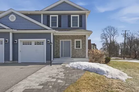 1 Garvey Rd #1, Woburn, MA 01801
