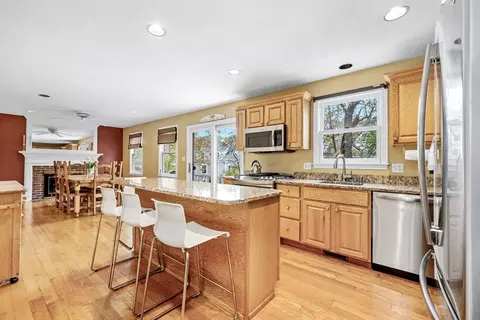 2 Langlee Rd, Hingham, MA 02043 photo 2