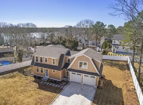 63 Ovington Dr, Falmouth, MA 02536
