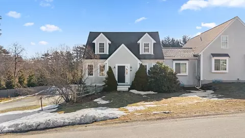 Exterior - 1 Emma Ln #B, Wareham, MA 02571 photo 2 of 8