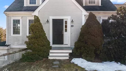 Exterior - 1 Emma Ln #B, Wareham, MA 02571 photo 4 of 8