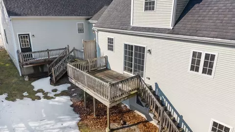Exterior - 1 Emma Ln #B, Wareham, MA 02571 photo 6 of 8