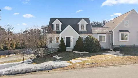 Exterior - 1 Emma Ln #B, Wareham, MA 02571 photo 3 of 8