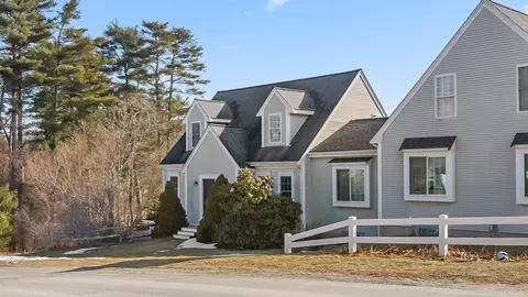 Exterior - 1 Emma Ln #B, Wareham, MA 02571 photo 5 of 8