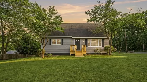 6 Haynes Hill Rd, Wales, MA 01081