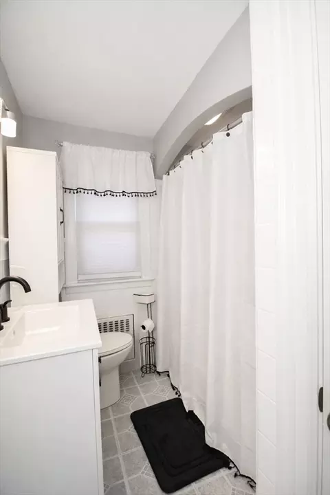 75 Gillette Cir, Springfield, MA 01118 photo 10