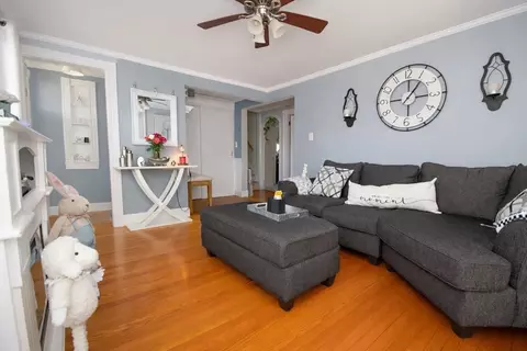 75 Gillette Cir, Springfield, MA 01118 photo 2