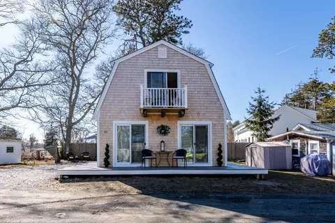9 Bells Neck Rd #10, Harwich, MA 02671