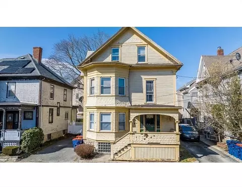 517 Cottage St, New Bedford, MA 02740