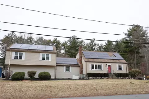 100 Valley St, Pembroke, MA 02359