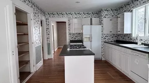 53 Texel Dr, Springfield, MA 01108 photo 6
