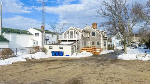 78 Middle St, Fairhaven, MA 02719 photo 4