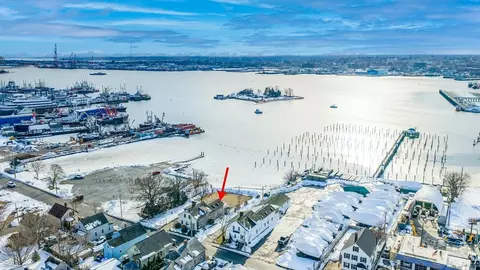 78 Middle St, Fairhaven, MA 02719 photo 2