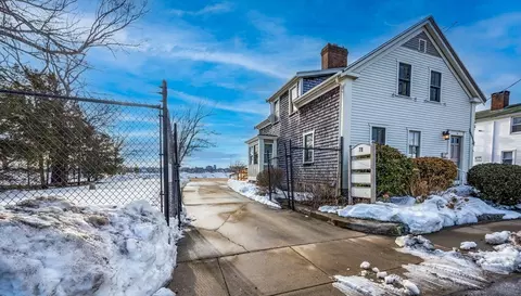 78 Middle St, Fairhaven, MA 02719 photo 3