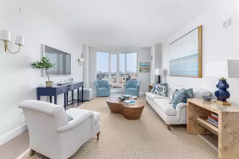 100 Lovejoy #8J, Boston, MA 02114