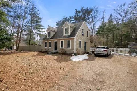 1 Jennifer Ln, Carver, MA 02330