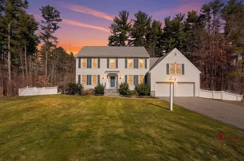 23 Belknap Dr, Andover, MA 01810
