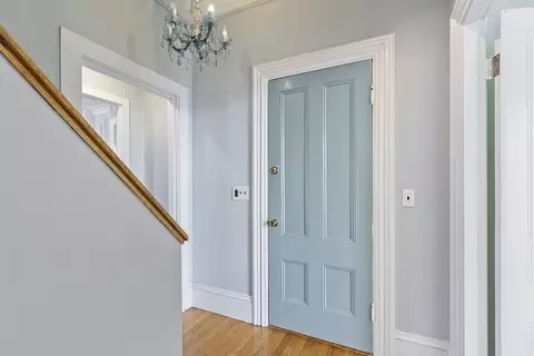 Entry Way - 35 Middle St #4, Gloucester, MA 01930 photo 3 of 4