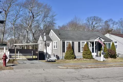 125 Stackhouse St, Dartmouth, MA 02747