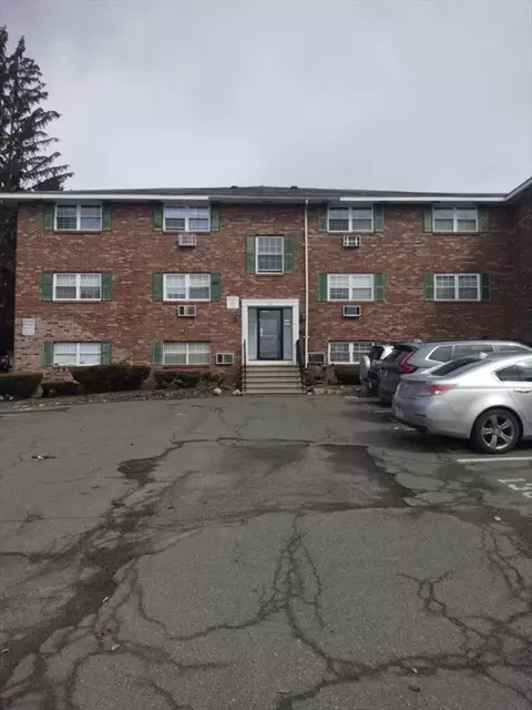 367 Hildreth St #33, Lowell, MA 01850