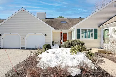 94 Pine Hl #94, Mashpee, MA 02649