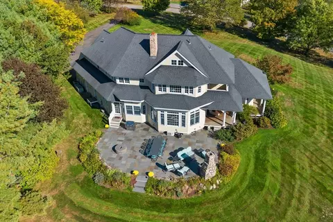 33 Worthen Dr, Groton, MA 01450