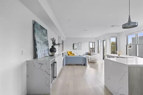 Entry Way - 586 E 3rd #3, Boston, MA 02127 photo 1 of 2