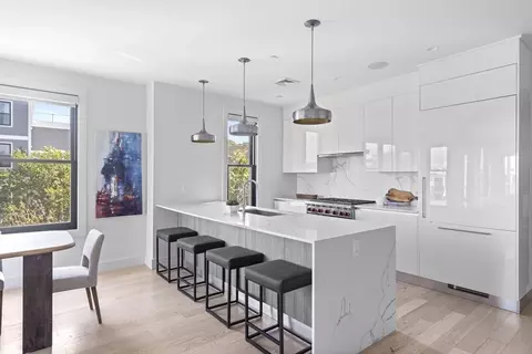 586 E 3rd #3, Boston, MA 02127