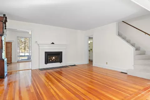 136 Leonard St, Gloucester, MA 01930 photo 8