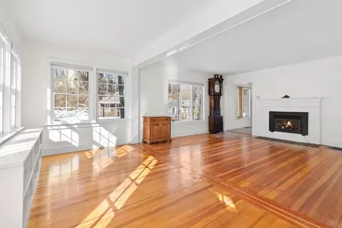 136 Leonard St, Gloucester, MA 01930 photo 7