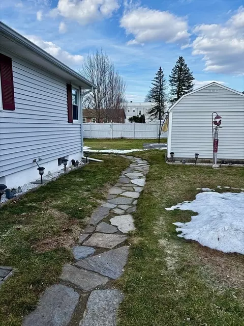 30 Catherine St, Chicopee, MA 01013 photo 8