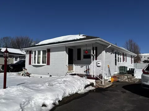 30 Catherine St, Chicopee, MA 01013 photo 2