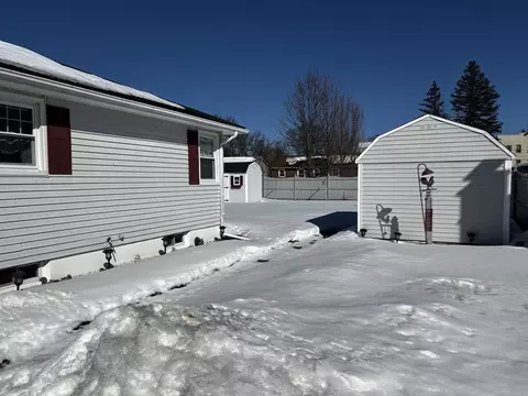 30 Catherine St, Chicopee, MA 01013 photo 6