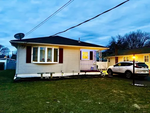 30 Catherine St, Chicopee, MA 01013 photo 3