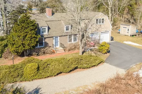 537 W Falmouth Hwy, Falmouth, MA 02540
