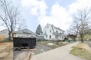 52 Herman St, Springfield, MA 01108 photo 4