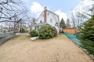 52 Herman St, Springfield, MA 01108 photo 3