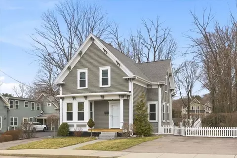163 W Central St, Franklin, MA 02038