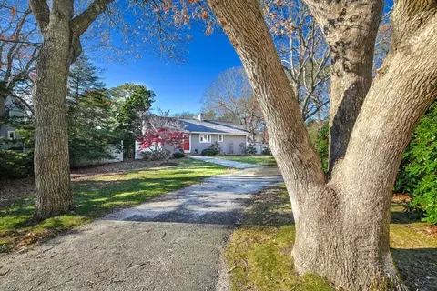 5 Rivers View Rd, Falmouth, MA 02536