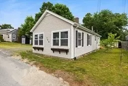 106 Circuit Ave, Wareham, MA 02571 photo 3