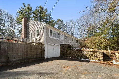 290 Main St, Mashpee, MA 02649